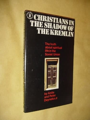 Cover of Christians in the shadow of the Kremlin